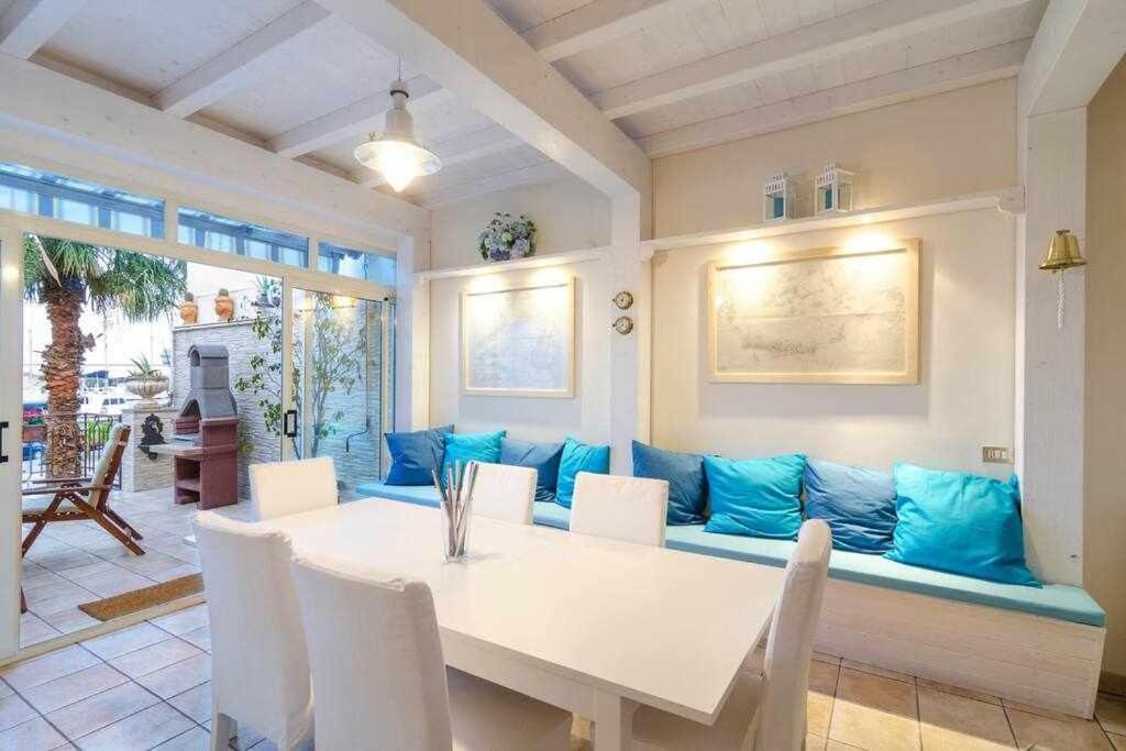 הוילה ריפוסטו Casa Delle Zammare Fronte Mare Centro Storico מראה חיצוני תמונה