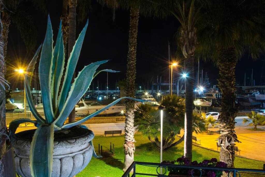 הוילה ריפוסטו Casa Delle Zammare Fronte Mare Centro Storico מראה חיצוני תמונה
